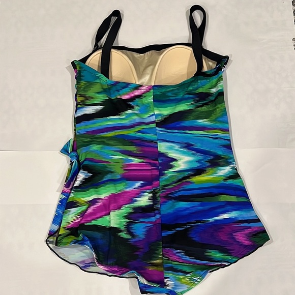 Maxine of Hollywood Vibrant Multicolor Wave Ride Swimsuit Size 16 - Picture 5 of 10